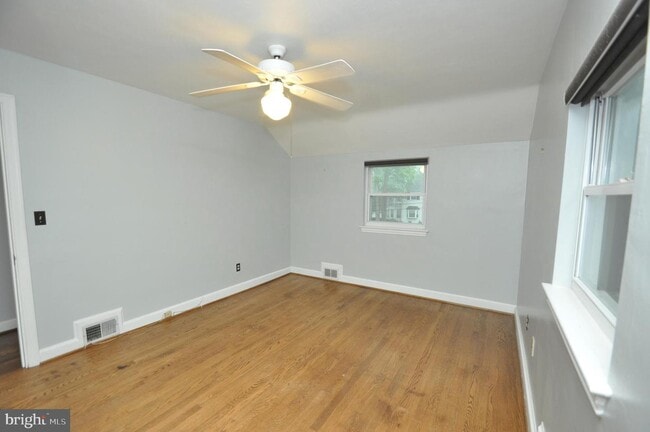 Building Photo - 10606 Lorain Ave