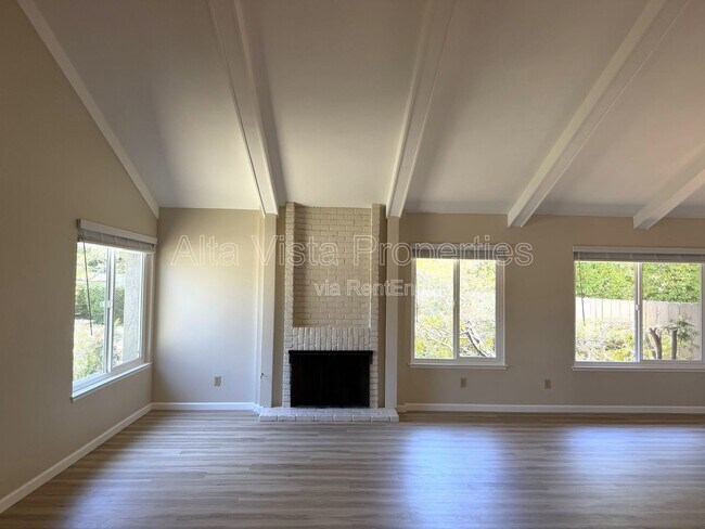 Building Photo - 12480 Escala Ln