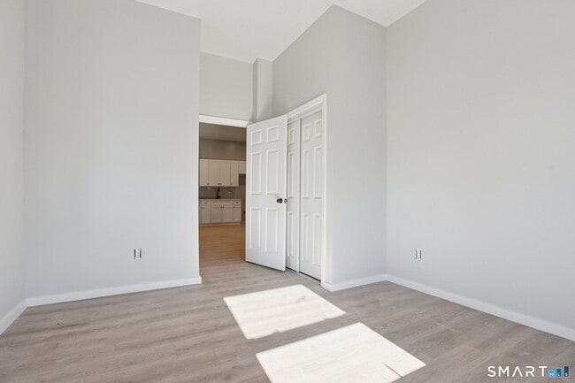 Foto del edificio - 215-219 Bank St