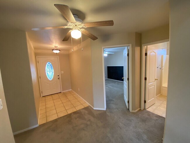 Foto del edificio - Charming 3 Bed, 2 Bath in NW available now!