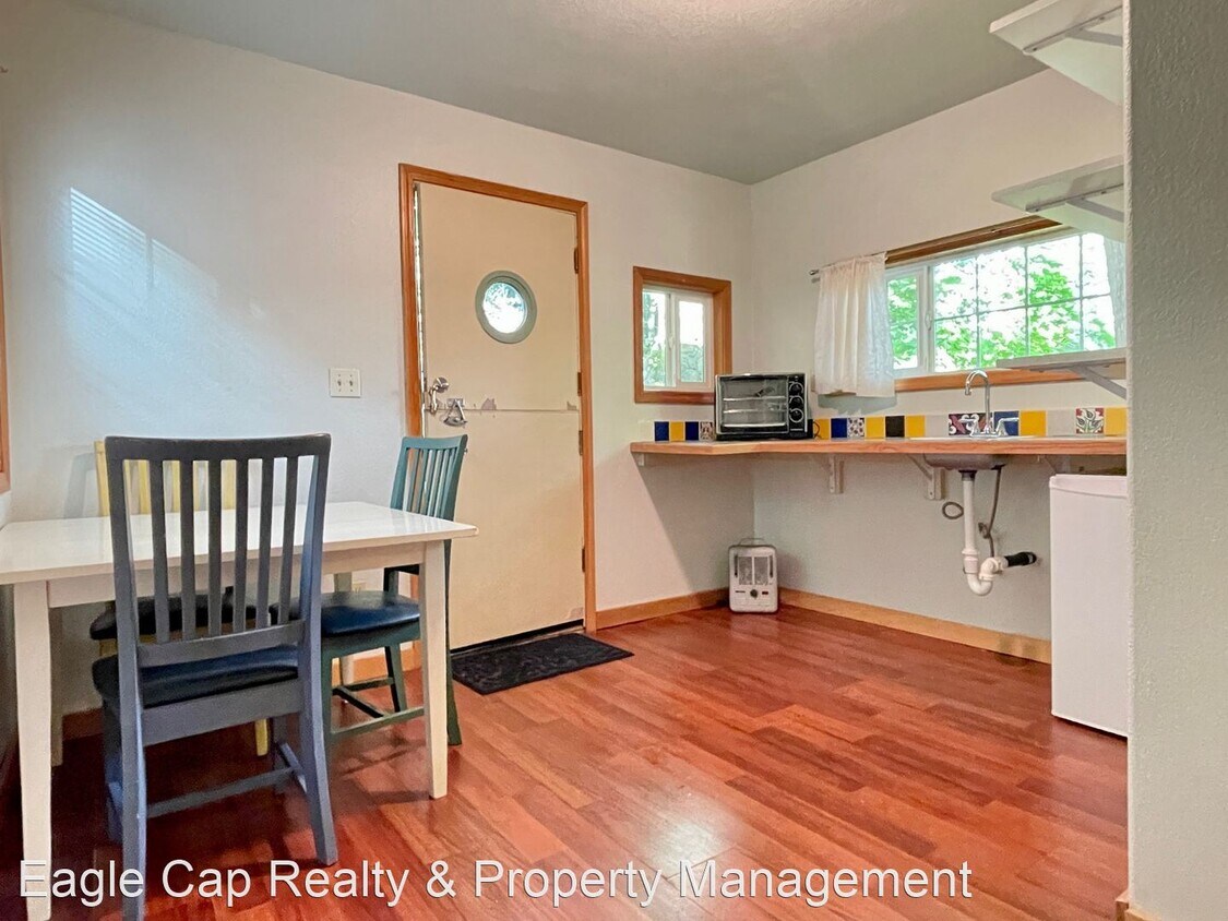 1504 3rd St, La Grande, OR 97850 House Rental in La Grande, OR