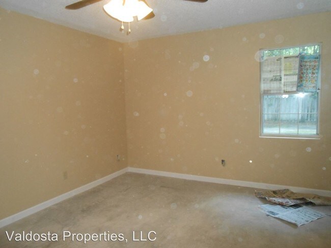 Building Photo - 3 br, 2 bath House - 945 Lakeside Drive