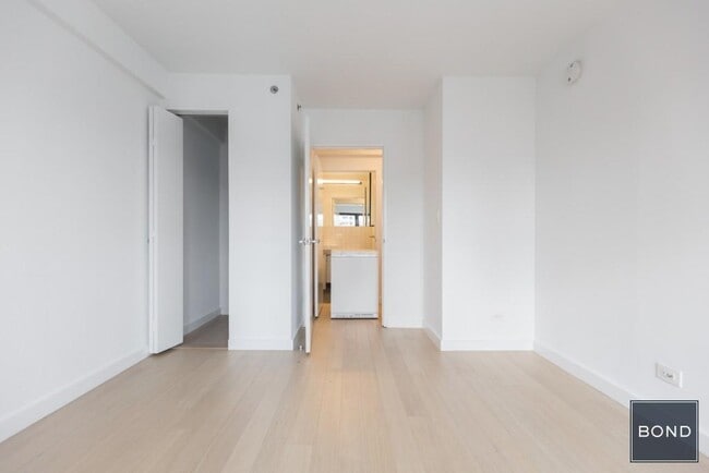 Foto del edificio - 222 E 39th St