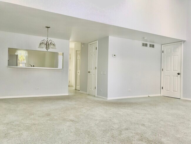 Foto del edificio - 241 Shadybrook Ln
