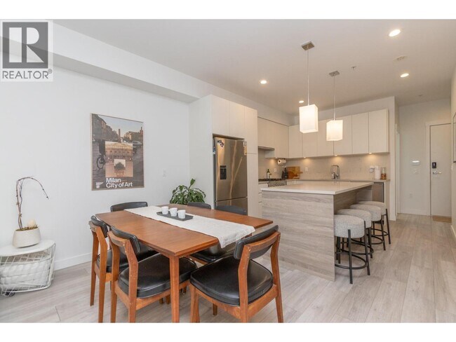 Photo du bâtiment - 3490 Mt Seymour Pkwy