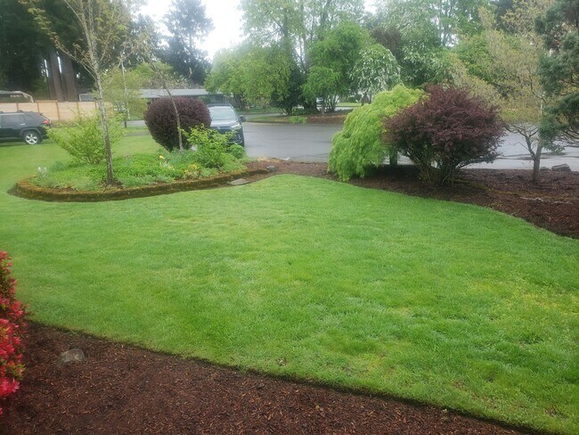 Building Photo - 3 Bedroom One Level House with Large Backyard on Cul de Sac in NE Portland