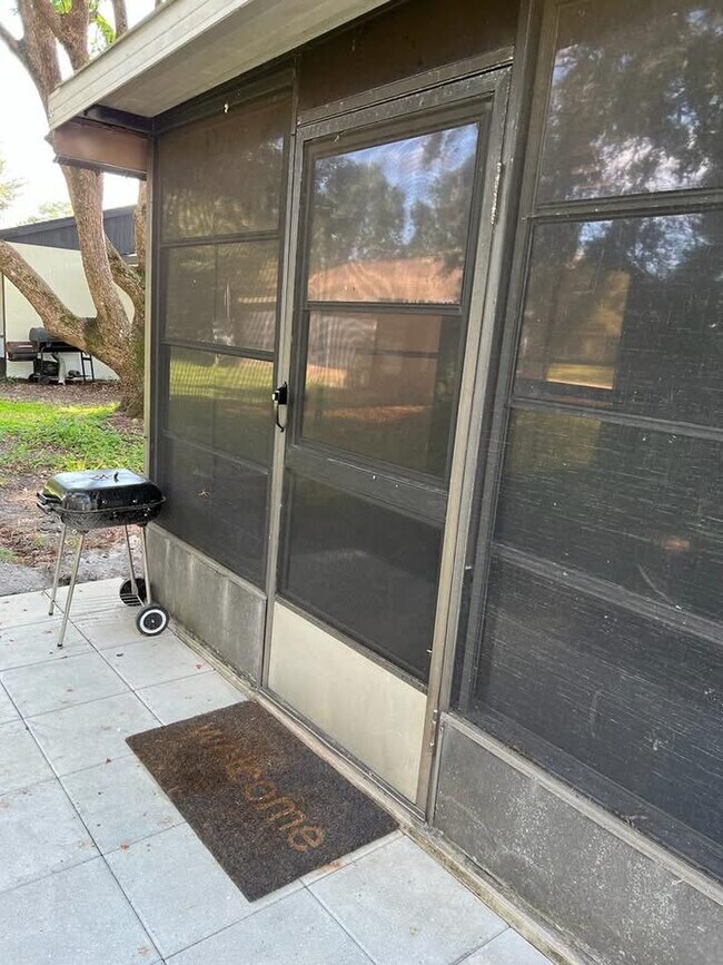 Foto del edificio - 4744 Gardenbrook Ln