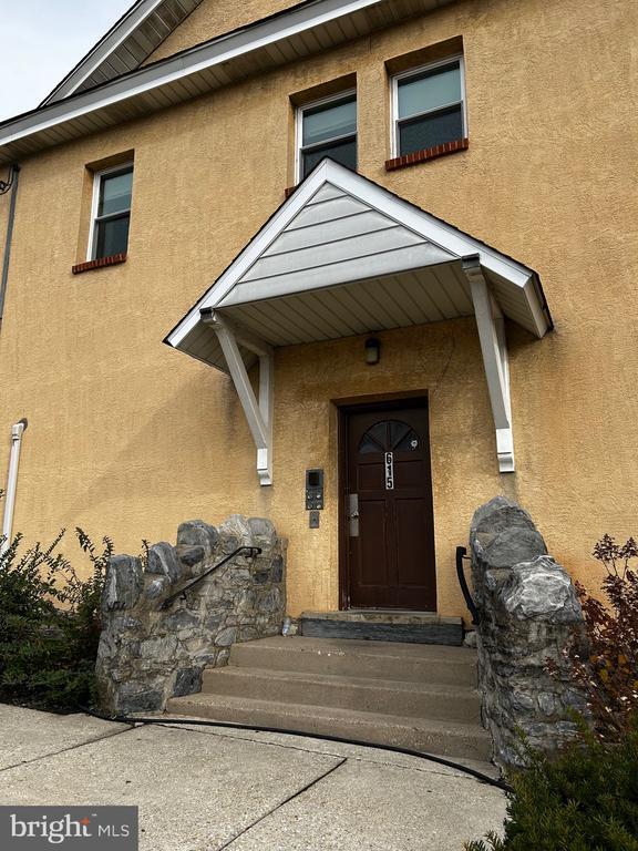 Primary Photo - 615 Summit St