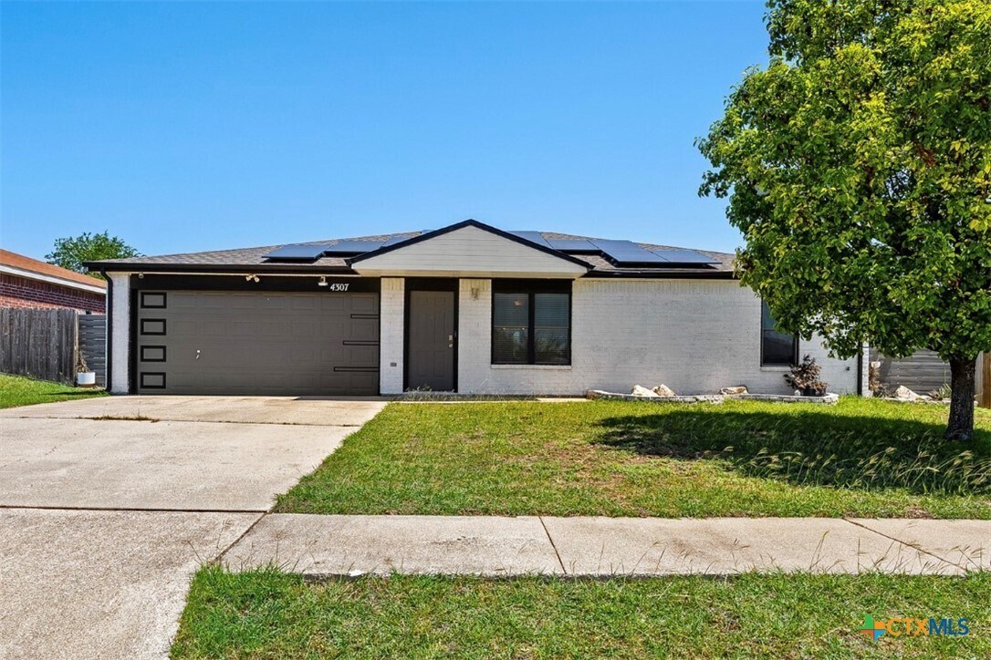Foto principal - 4307 Stallion Dr