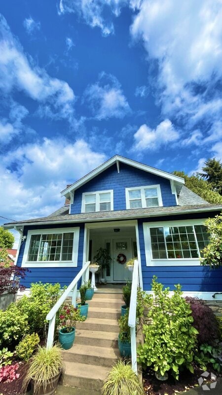 Building Photo - 4850 35th Ave SW