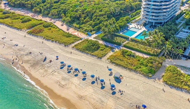 Foto del edificio - 8701 Collins Ave