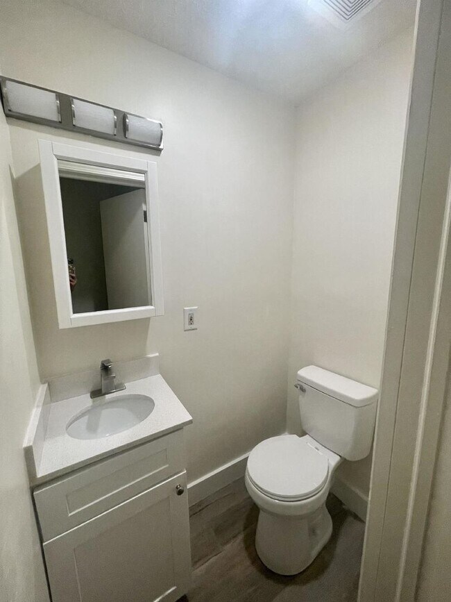 Foto del edificio - 403 N Indiana Ave