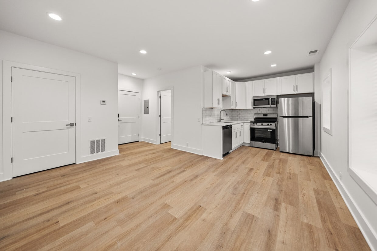 Foto principal - 4245 Troost Ave