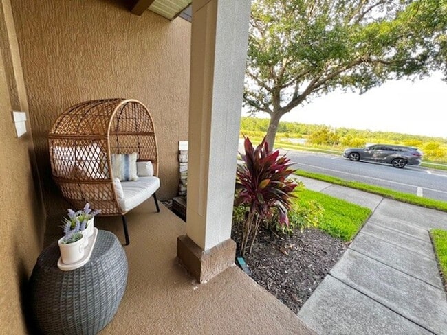 Building Photo - MOVE IN JULY! BEAUTIFUL 3 BED X 2.5 BATH T...