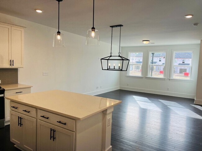 Foto del edificio - LIKE NEW IN PARK VUE! Townhome located across from Westside Park in Atlanta! MUST SEE!