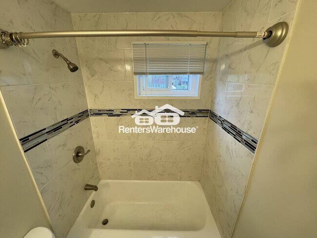 Building Photo - 2363 Searles Rd