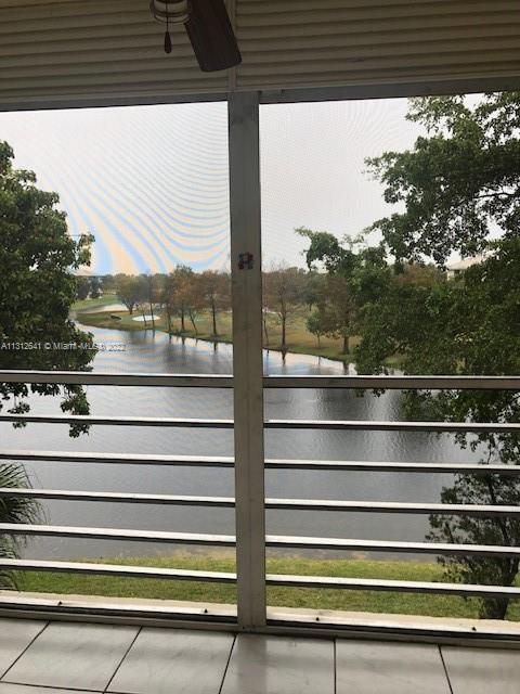 Foto del edificio - 9235 Lagoon Pl
