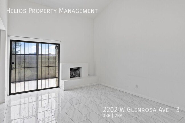 Foto del edificio - 2202 W Glenrosa Ave