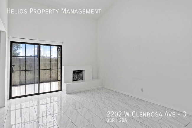 Building Photo - 2202 W Glenrosa Ave