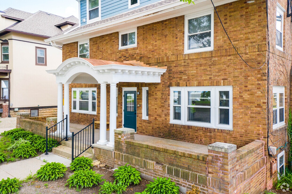 Foto principal - 615 E Gorham St