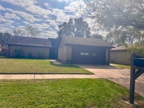 Building Photo - 16619 Moary Firth Dr
