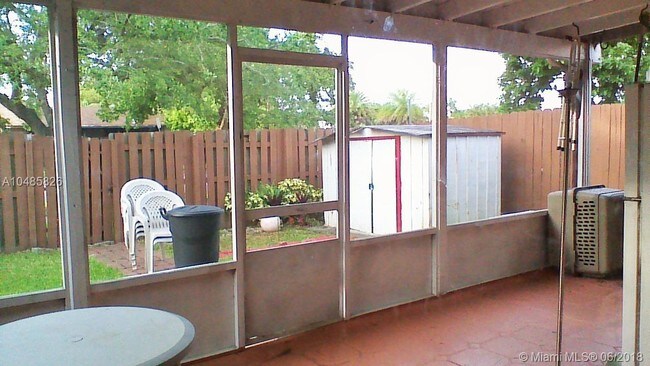 Building Photo - 4704 SW 136th Pl