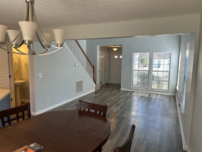 Foto del edificio - 5133 Ryan Allen Cir