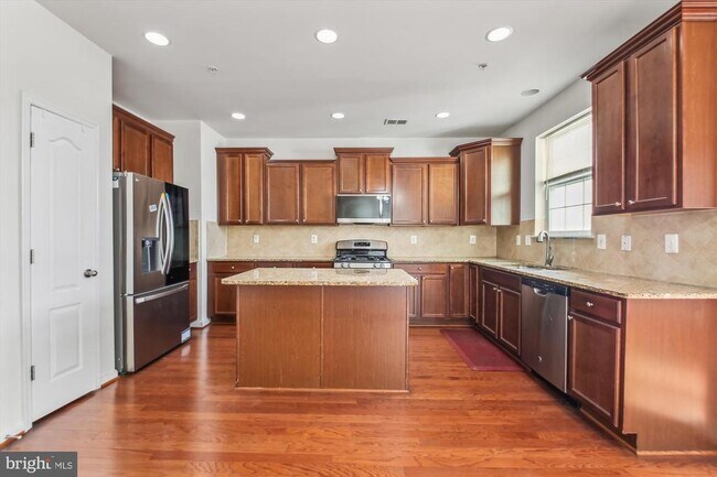 Building Photo - 632 Highland Farms Cir