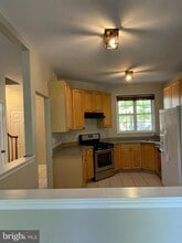 Building Photo - 53 Tennyson Rd