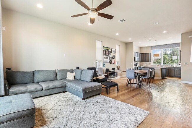 Foto del edificio - 1416 Waterloo Shore Ln
