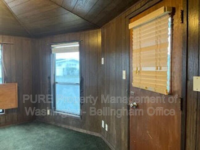 Building Photo - 7394 Birch Bay Dr