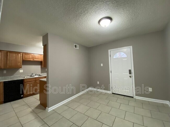 Foto del edificio - 3835 Lucky Trail Dr