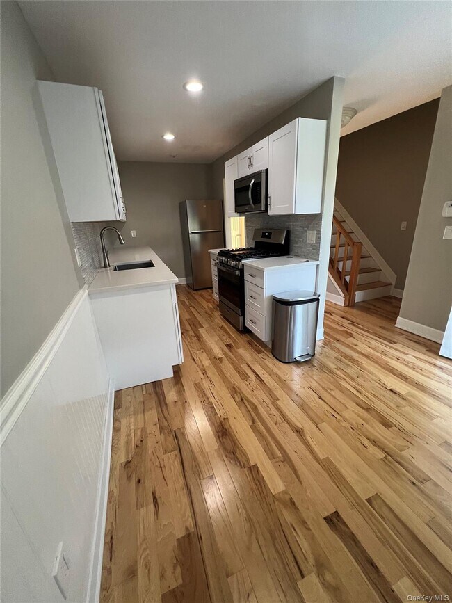 Building Photo - 253 Windward Dr
