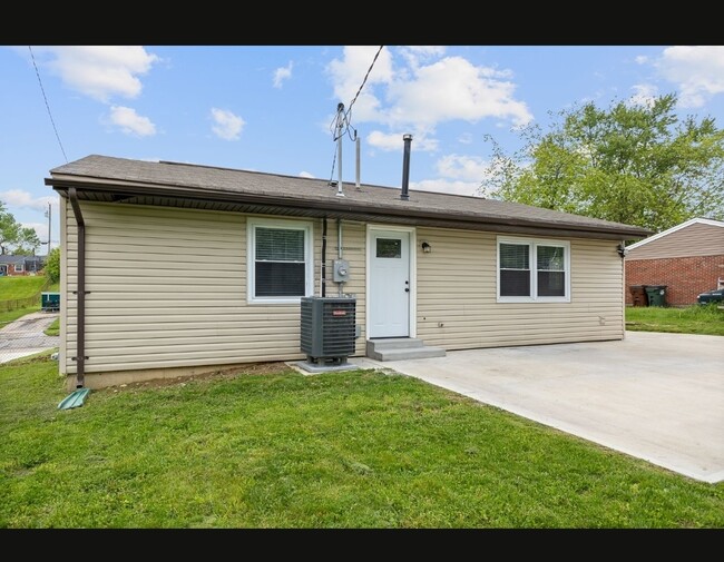 Building Photo - 3782 Feather Ln