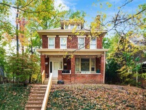 Building Photo - 227 E Northwood Ave