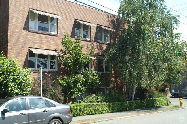 Building Photo - Harrison Court Apartments