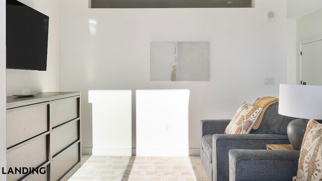 Foto del edificio - 1007 S Mint St