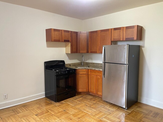 Building Photo - 142 W 238th St