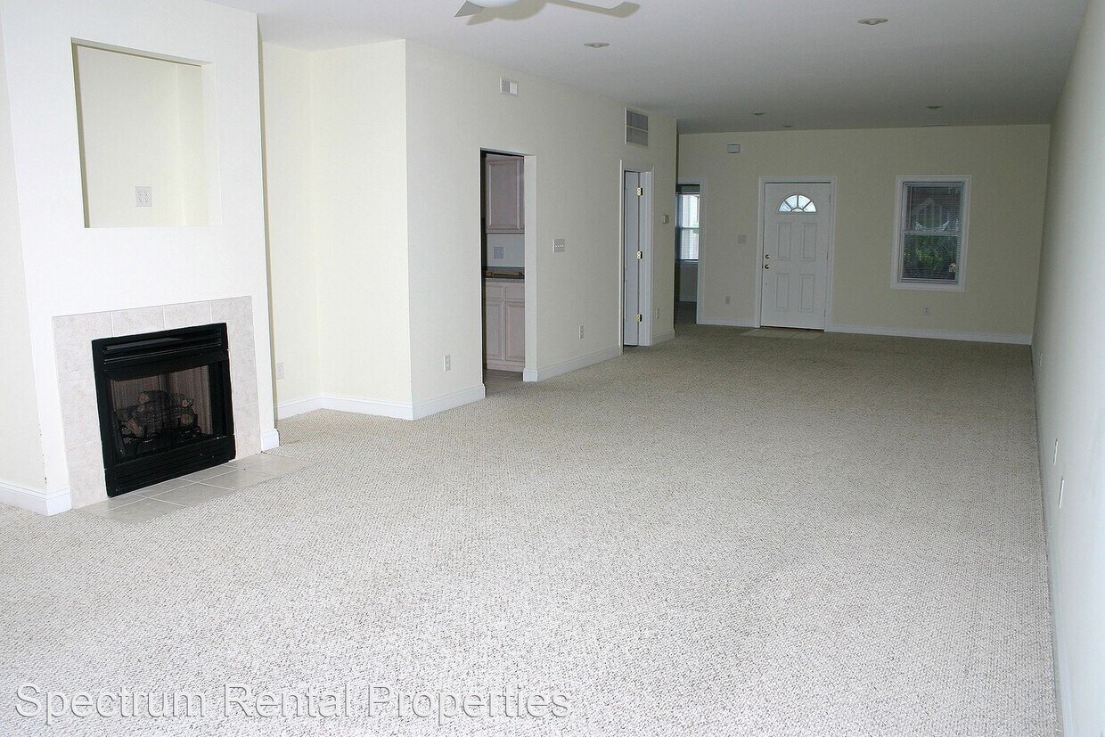 Building Photo - 2 br, 2 bath House - 404 B Penny Lane