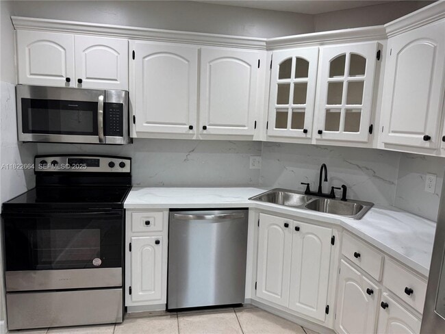 Building Photo - 3360 Spanish Moss Terrace