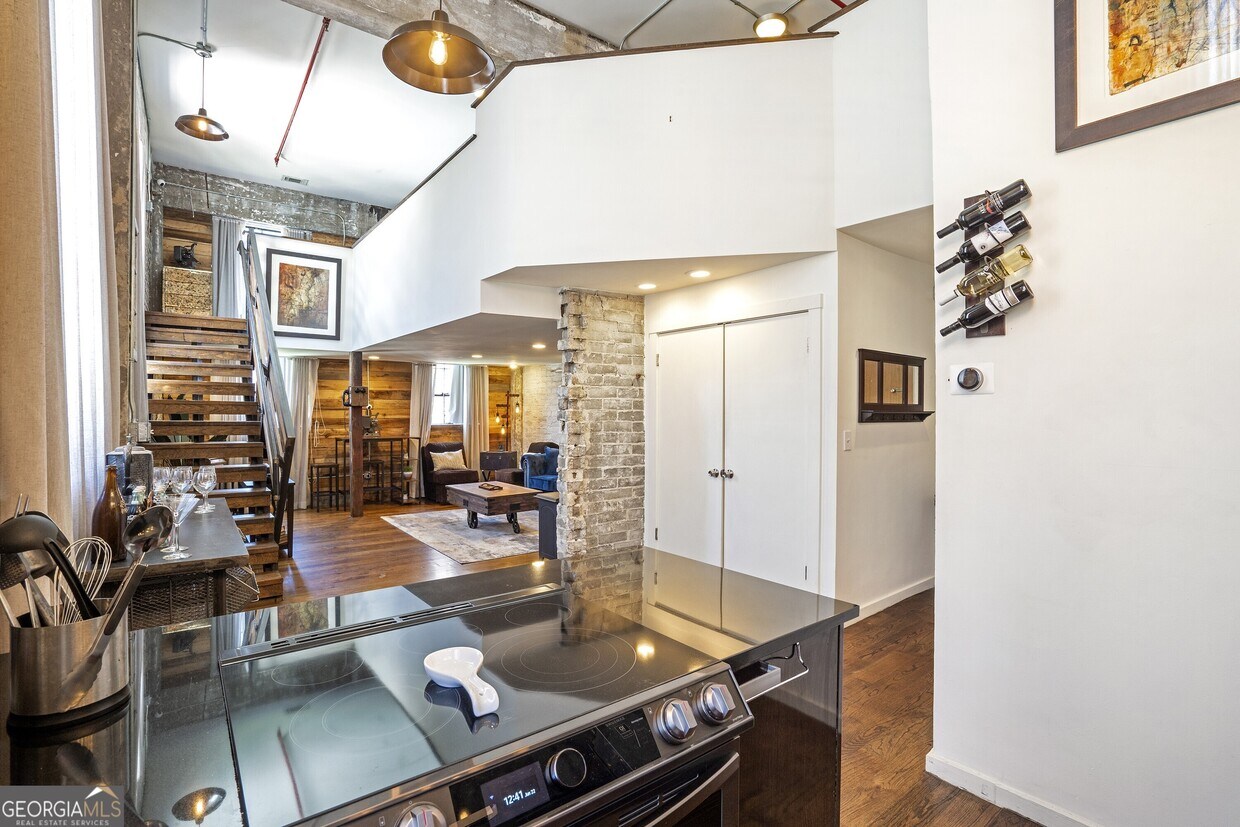 Foto principal - 650 Glen Iris Dr NE