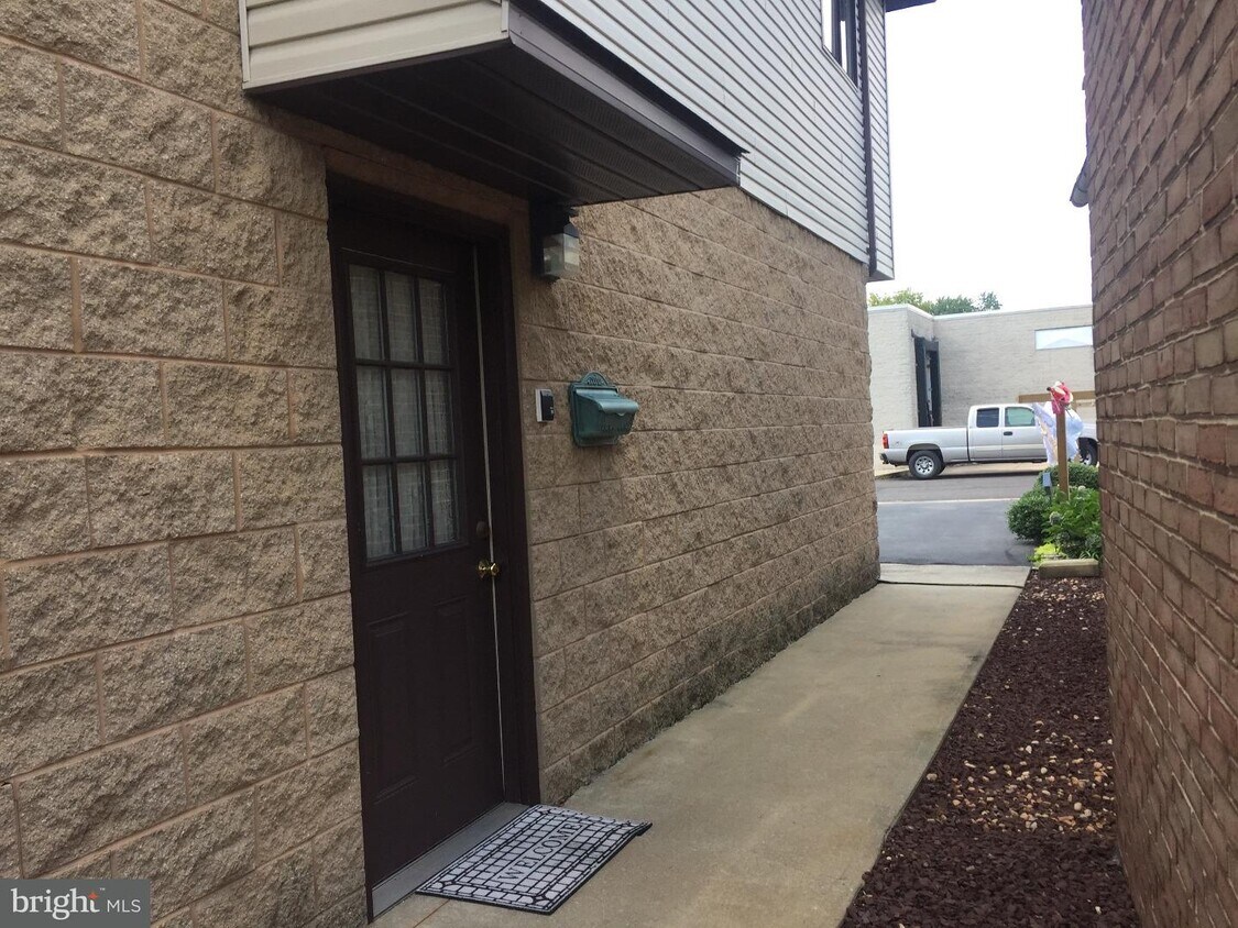 47 S Chestnut St, Boyertown, PA 19512 Room for Rent in Boyertown, PA