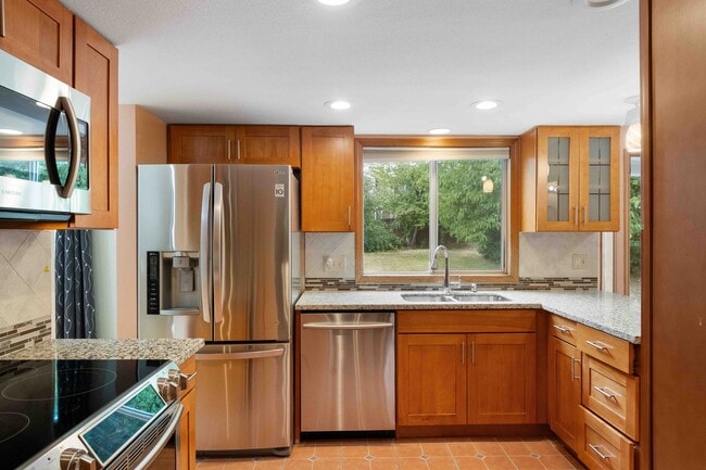 Photo - 12323 SW Millview Ct House