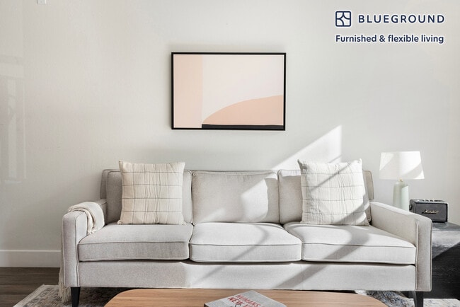 Building Photo - 3889 Artist Walk Common