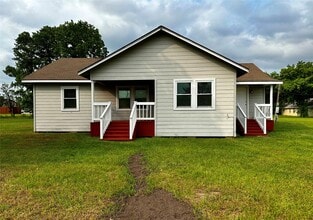 Building Photo - 318 Melton St