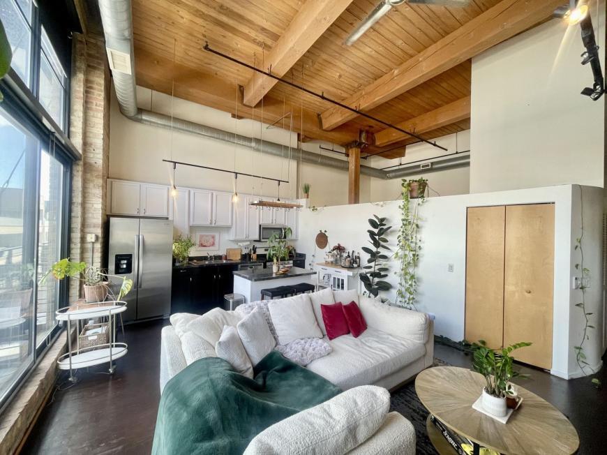 Primary Photo - 1 bedroom in Chicago IL 60647