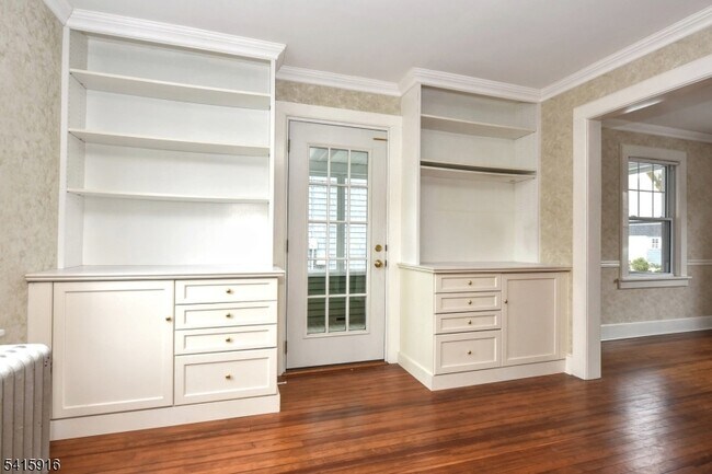 Building Photo - 65 S Maple Ave