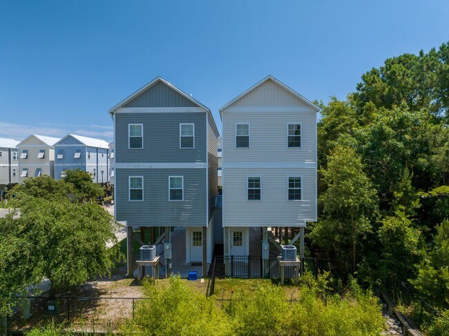 Building Photo - 207 A Bridgeview Court