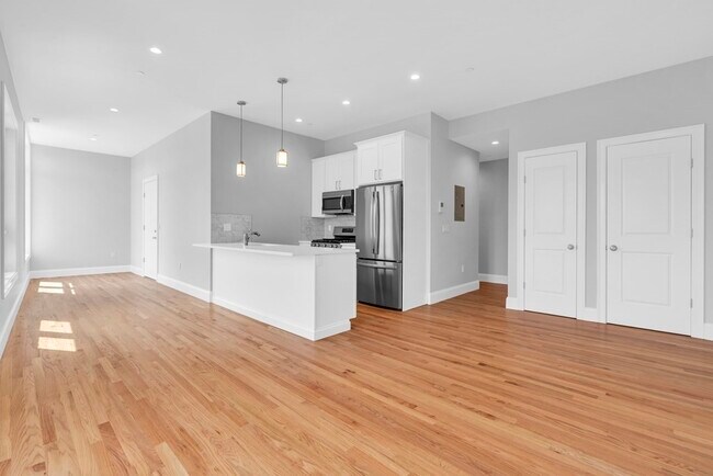 Building Photo - 353 Dorchester St
