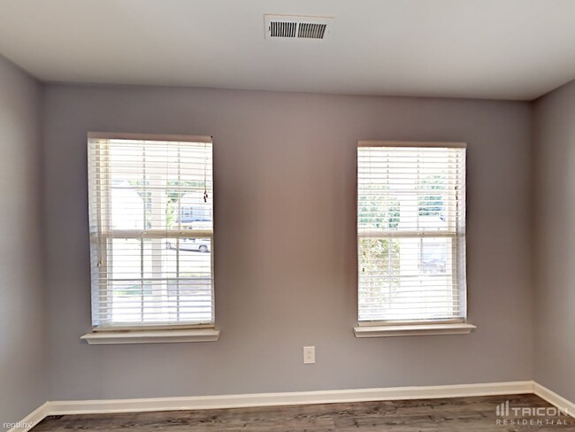 Building Photo - 1812 Carpenter Cabin Dr